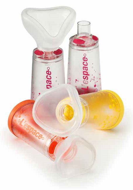 CAMERA DISTANZIATRICE PER EROGATORI SPRAY PREDOSATI L'ESPACE 220ML PEDIATRICO SPAZIO MORTO 49ML CON MASCHERA VALVOLA INSPIRAZIONE 2 VALVOLE ESPIRAZIONE CODICE COLORE GIALLO - Farmavicinoate